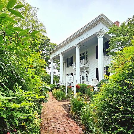 Winridge Manor Bed and Breakfast Madison Heights Eksteriør billede
