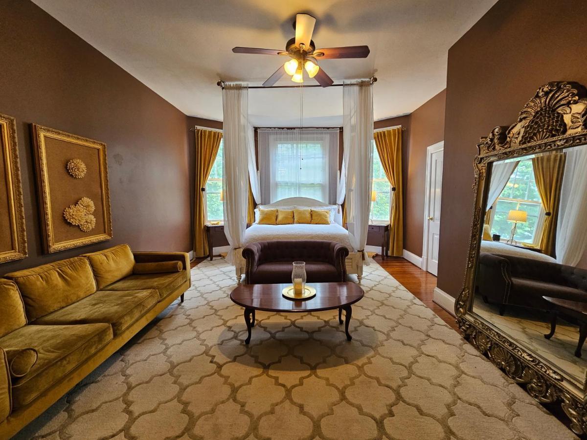 Winridge Manor Bed and Breakfast Madison Heights Eksteriør billede