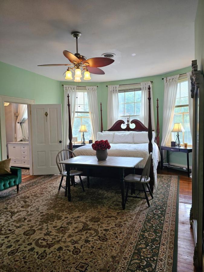 Winridge Manor Bed and Breakfast Madison Heights Værelse billede
